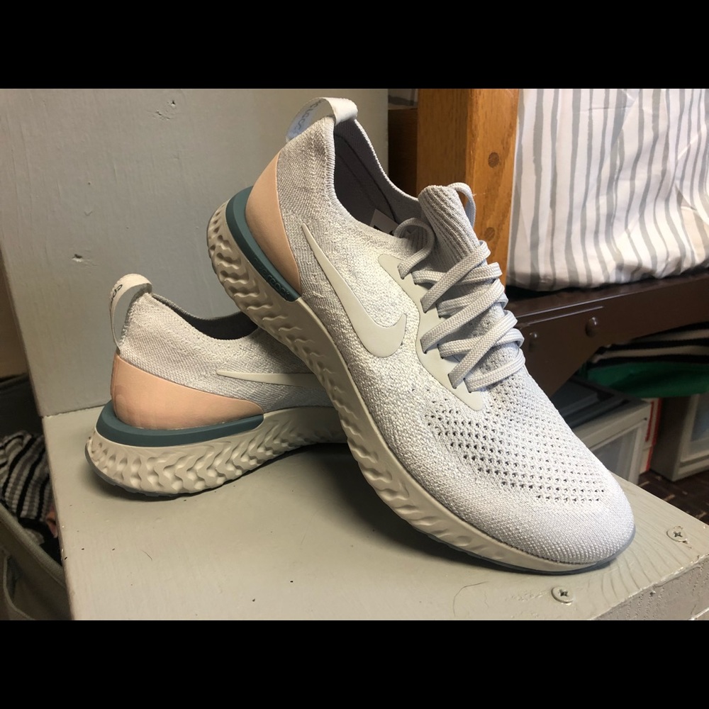Nike Epic Reacts NWOT
